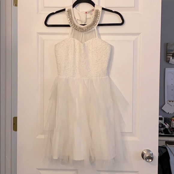 Papaya Dresses & Skirts - S Papaya White Dress 🕊